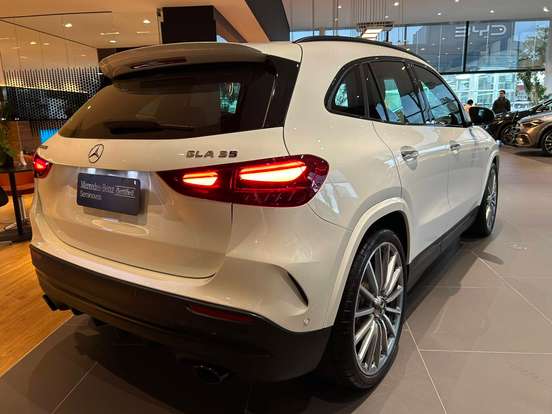 MERCEDES-BENZ-GLA 35 AMG-2024