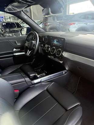 MERCEDES-BENZ-GLB 200-2020