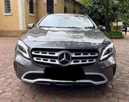 MERCEDES-BENZ-GLA 200-2019