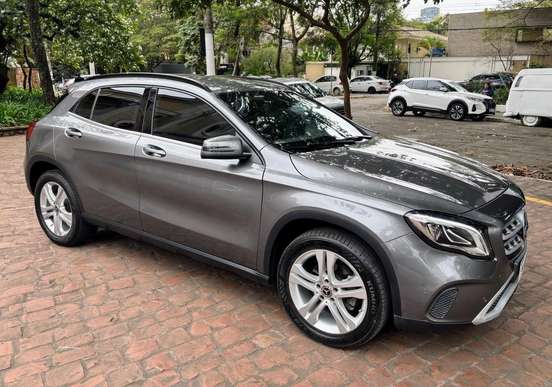 MERCEDES-BENZ-GLA 200-2019