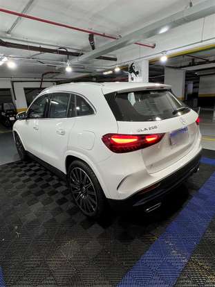 MERCEDES-BENZ-GLA 200-2024