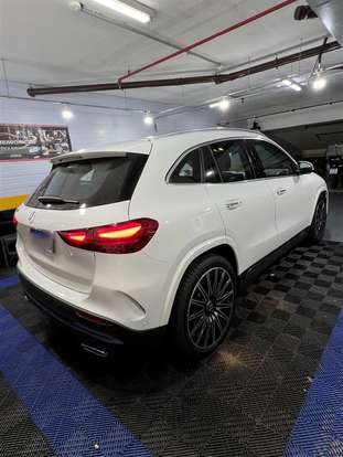 MERCEDES-BENZ-GLA 200-2024