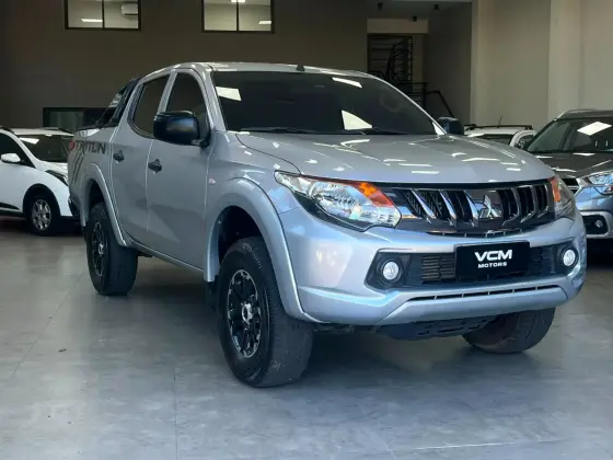 MITSUBISHI L200 TRITON 2.4 16V TURBO DIESEL SPORT GLS CD 4P 4X4 AUTOMÁTICO