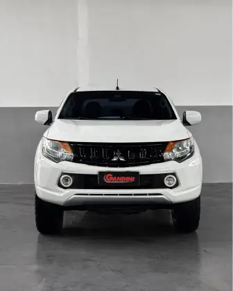 MITSUBISHI L200 TRITON 2.4 16V TURBO DIESEL SPORT GLX CD 4P 4X4 MANUAL MITSUBISHI L200 TRITON 2.4 16V TURBO DIESEL SPORT GLX CD 4P 4X4 MANUAL
