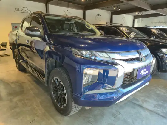 MITSUBISHI L200 TRITON 2.4 16V TURBO DIESEL SPORT HPE CD 4P 4X4 AUTOMÁTICO
