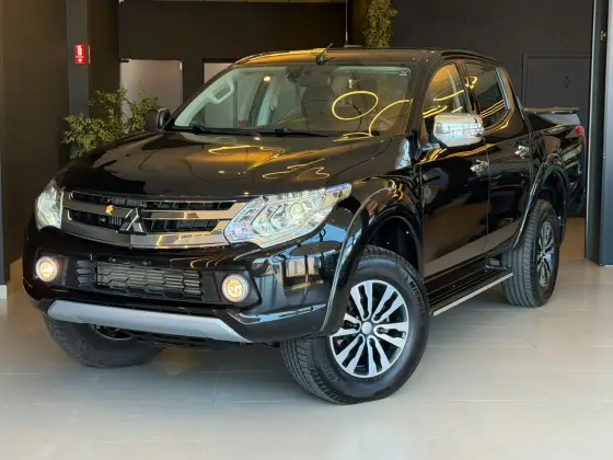 MITSUBISHI L200 TRITON 2.4 16V TURBO DIESEL SPORT HPE TOP CD 4P 4X4 AUTOMÁTICO MITSUBISHI L200 TRITON 2.4 16V TURBO DIESEL SPORT HPE TOP CD 4P 4X4 AUTOMÁTICO