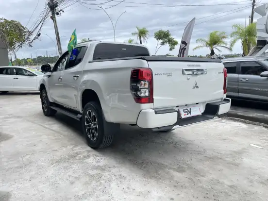 MITSUBISHI-L200 TRITON-2.4 16V TURBO DIESEL SPORT HPE-S CD 4P 4X4 AUTOMÁTICO MITSUBISHI-L200 TRITON-2024
