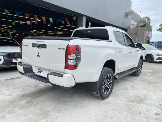 MITSUBISHI-L200 TRITON-2.4 16V TURBO DIESEL SPORT HPE-S CD 4P 4X4 AUTOMÁTICO MITSUBISHI-L200 TRITON-2024