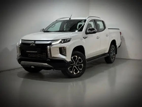 MITSUBISHI L200 TRITON 2.4 16V TURBO DIESEL SPORT HPE-S CD 4P 4X4 AUTOMÁTICO MITSUBISHI L200 TRITON 2.4 16V TURBO DIESEL SPORT HPE-S CD 4P 4X4 AUTOMÁTICO