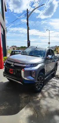 MITSUBISHI L200 TRITON 2.4 16V TURBO DIESEL SPORT HPE-S CD 4P 4X4 AUTOMÁTICO MITSUBISHI L200 TRITON 2.4 16V TURBO DIESEL SPORT HPE-S CD 4P 4X4 AUTOMÁTICO