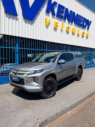 MITSUBISHI L200 TRITON 2.4 16V TURBO DIESEL SPORT HPE CD 4P 4X4 AUTOMÁTICO