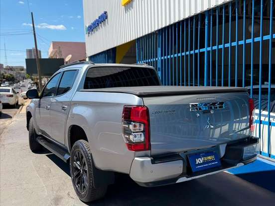 MITSUBISHI-L200 TRITON-2.4 16V TURBO DIESEL SPORT HPE CD 4P 4X4 AUTOMÁTICO MITSUBISHI-L200 TRITON-2024