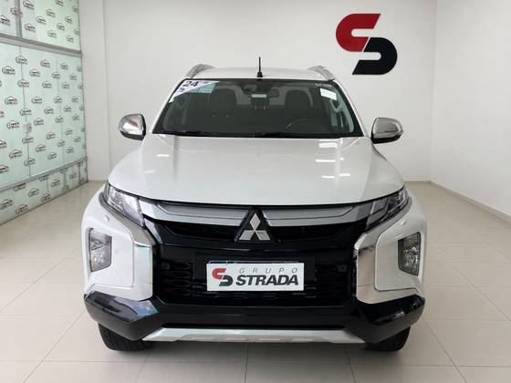 MITSUBISHI L200 TRITON 2.4 16V TURBO DIESEL SPORT HPE-S CD 4P 4X4 AUTOMÁTICO