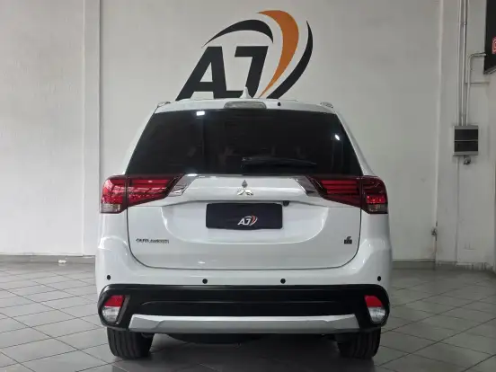 MITSUBISHI-OUTLANDER-2.0 COMFORT 16V GASOLINA 4P AUTOMÁTICO MITSUBISHI-OUTLANDER-2017