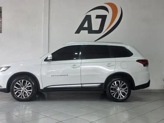 MITSUBISHI-OUTLANDER-2.0 COMFORT 16V GASOLINA 4P AUTOMÁTICO MITSUBISHI-OUTLANDER-2017