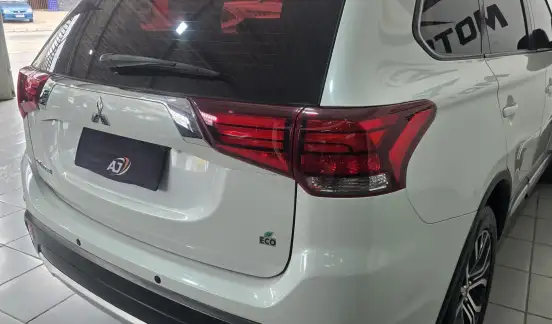 MITSUBISHI-OUTLANDER-2017