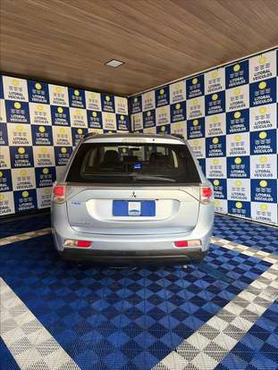 MITSUBISHI-OUTLANDER-2.0 16V GASOLINA 4P AUTOMÁTICO MITSUBISHI-OUTLANDER-2014