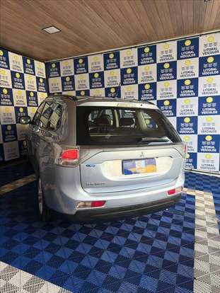 MITSUBISHI-OUTLANDER-2.0 16V GASOLINA 4P AUTOMÁTICO MITSUBISHI-OUTLANDER-2014