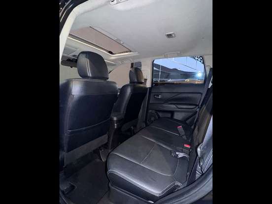 MITSUBISHI-OUTLANDER-2014