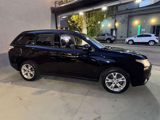 MITSUBISHI-OUTLANDER-2014
