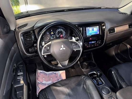 MITSUBISHI-OUTLANDER-2.0 16V GASOLINA 4P AUTOMÁTICO MITSUBISHI-OUTLANDER-2014
