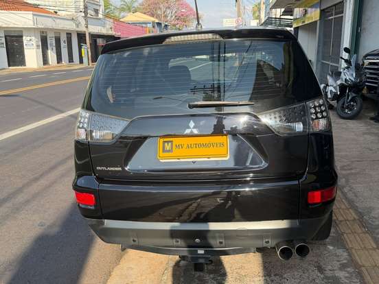 MITSUBISHI-OUTLANDER-2010