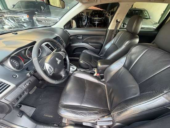 MITSUBISHI-OUTLANDER-2010