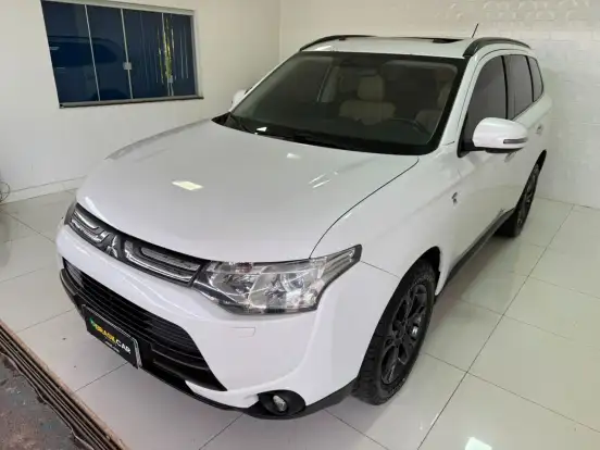 MITSUBISHI-OUTLANDER-2013