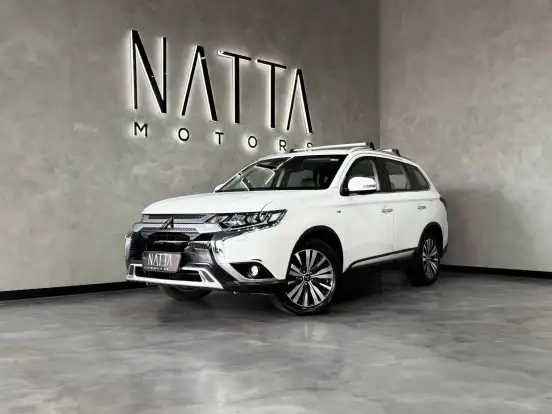 MITSUBISHI-OUTLANDER-2021