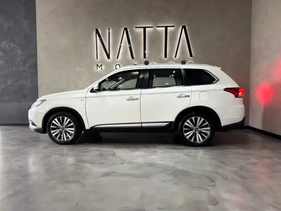MITSUBISHI-OUTLANDER-3.0 MIVEC V6 GASOLINA HPE-S BLACK EDITION AWD AUTOMÁTICO MITSUBISHI-OUTLANDER-2021