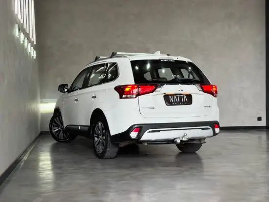 MITSUBISHI-OUTLANDER-3.0 MIVEC V6 GASOLINA HPE-S BLACK EDITION AWD AUTOMÁTICO MITSUBISHI-OUTLANDER-2021