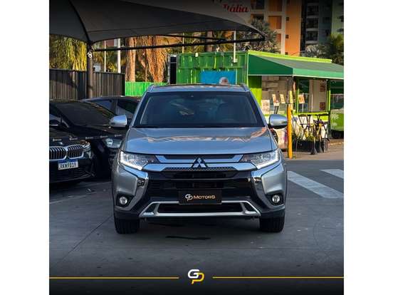 MITSUBISHI-OUTLANDER-3.0 MIVEC V6 GASOLINA HPE-S AWD AUTOMÁTICO MITSUBISHI-OUTLANDER-2020