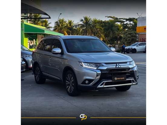 MITSUBISHI-OUTLANDER-2020