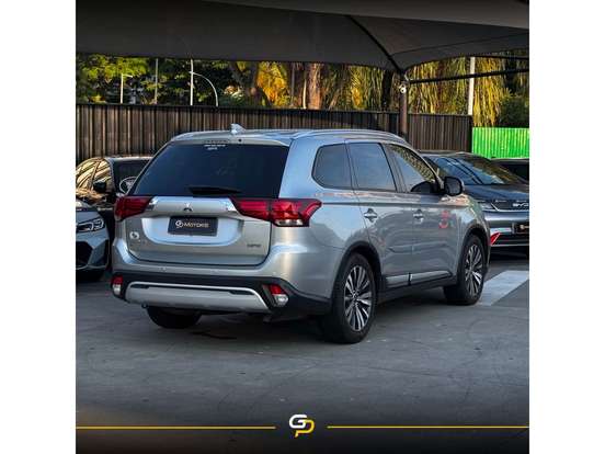 MITSUBISHI-OUTLANDER-3.0 MIVEC V6 GASOLINA HPE-S AWD AUTOMÁTICO MITSUBISHI-OUTLANDER-2020