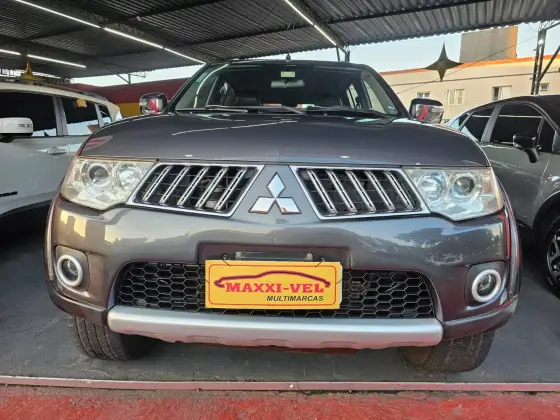 MITSUBISHI PAJERO DAKAR 3.5 HPE 7 LUGARES 4X4 V6 24V FLEX 4P AUTOMÁTICO MITSUBISHI PAJERO DAKAR 3.5 HPE 7 LUGARES 4X4 V6 24V FLEX 4P AUTOMÁTICO