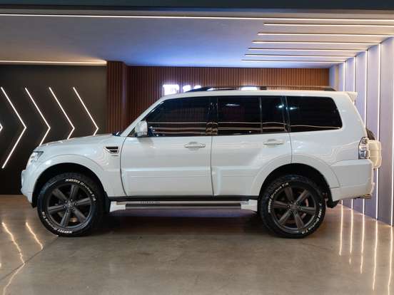 MITSUBISHI-PAJERO FULL-3.2 HPE 4X4 16V TURBO INTERCOOLER DIESEL 4P AUTOMÁTICO MITSUBISHI-PAJERO FULL-2014