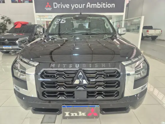 MITSUBISHI TRITON 2.4 BITURBO DIESEL CD HPE-S 4X4 AUTOMÁTICO MITSUBISHI TRITON 2.4 BITURBO DIESEL CD HPE-S 4X4 AUTOMÁTICO