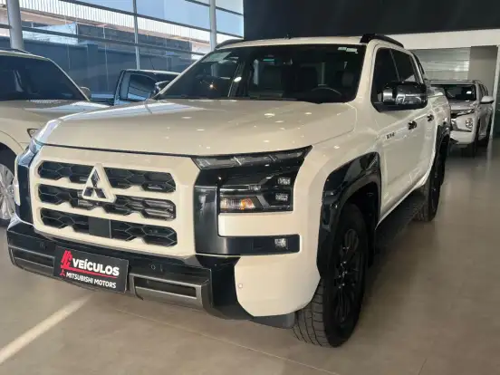 MITSUBISHI-TRITON-2.4 BITURBO DIESEL CD KATANA 4X4 AUTOMÁTICO MITSUBISHI-TRITON-2025