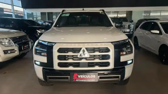 MITSUBISHI-TRITON-2025