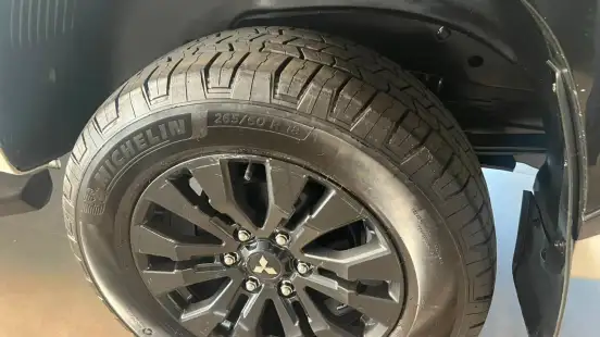 MITSUBISHI-TRITON-2025