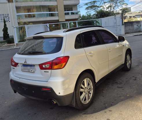 MITSUBISHI-ASX-2011