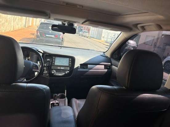 MITSUBISHI-OUTLANDER-2.0 16V GASOLINA 4P AUTOMÁTICO MITSUBISHI-OUTLANDER-2014