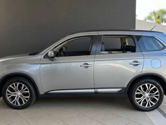 MITSUBISHI-OUTLANDER-2.0 16V GASOLINA 4P AUTOMÁTICO MITSUBISHI-OUTLANDER-2015