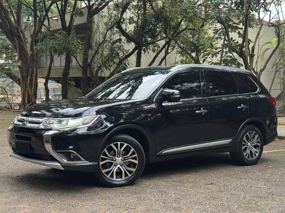 MITSUBISHI OUTLANDER 3.0 GT 4X4 V6 24V GASOLINA 4P AUTOMÁTICO