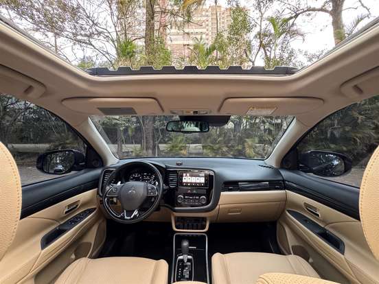 MITSUBISHI-OUTLANDER-3.0 GT 4X4 V6 24V GASOLINA 4P AUTOMÁTICO MITSUBISHI-OUTLANDER-2017