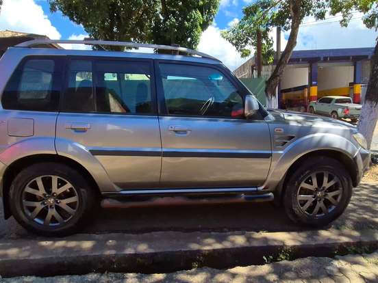 MITSUBISHI-PAJERO TR4-2.0 4X4 16V 140CV FLEX 4P AUTOMÁTICO MITSUBISHI-PAJERO TR4-2011