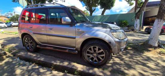 MITSUBISHI-PAJERO TR4-2011