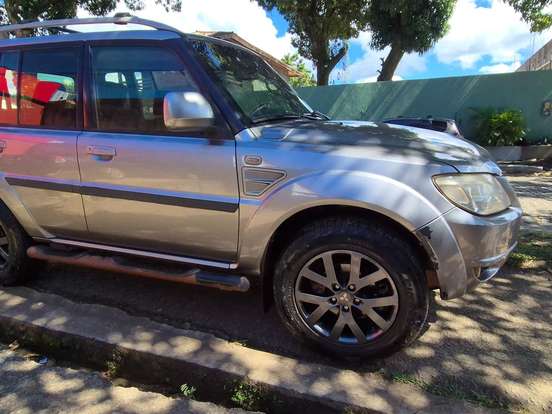 MITSUBISHI-PAJERO TR4-2.0 4X4 16V 140CV FLEX 4P AUTOMÁTICO MITSUBISHI-PAJERO TR4-2011