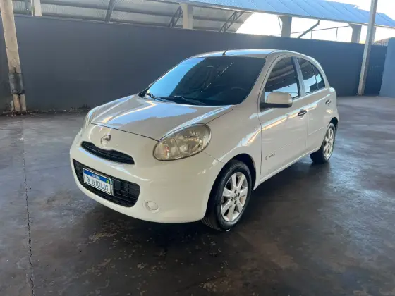 NISSAN MARCH 1.0 16V FLEX 4P MANUAL NISSAN MARCH 1.0 16V FLEX 4P MANUAL
