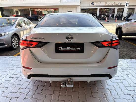 NISSAN-SENTRA-2023